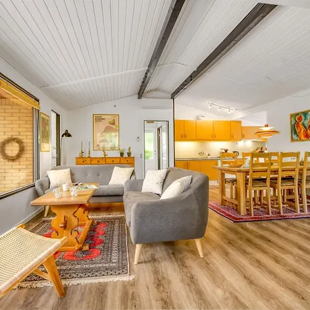Semesterbostad Agved - 80m From The Sea By Interhome